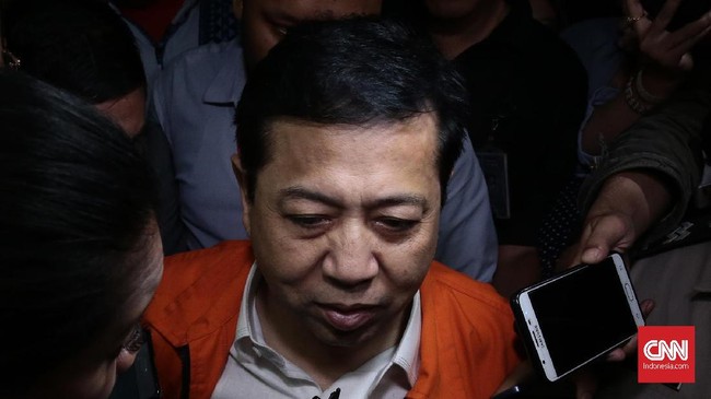 Meminta tak dicopot sebagai Ketua Umum Golkar dan Ketua DPR, Setya Novanto disebut memperlakukan Partai Golkar sebagai milik pribadi.