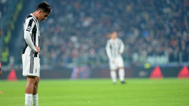 Juventus dan Barcelona mengakhiri laga pada matchday kelima Liga Champions 2017 dengan skor 0-0. Barcelona memastikan tempat di 16 besar.