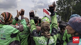 Tarif Mencekik, Pemersatu Sopir Ojek Online
