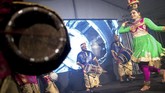 FOTO: Musik India di Atas Panggung Malaysia Ensambel 'urumee melam' yang dahulu merupakan musik untuk kelas pekerja India, kini dimainkan di festival-festival Hindu di Malaysia.