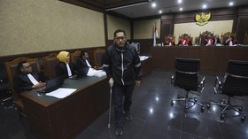 KPK Pertanyakan Anas Hadirkan Yulianis cs untuk Sidang PK