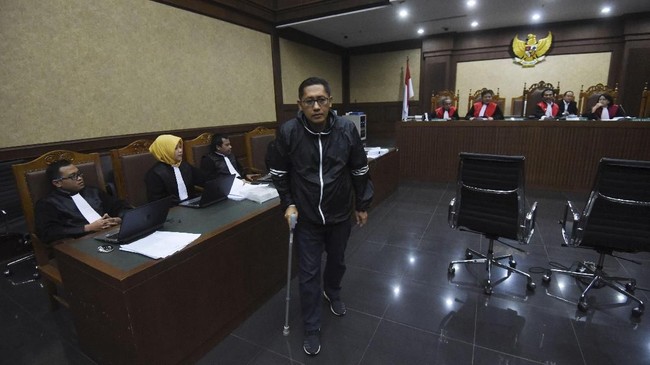 Jaksa menyebut Yulianis dan dua saksi lainnya pernah bersaksi di sidang Anas Urbaningrum pada tingkat pertama, sehingga seharusnya tak bisa diajukan untuk PK.