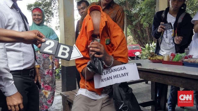 Kasubdit Jatanras Ditreskrimum Polda Metro Jaya AKBP Hendy F Kurniawan mengatakan pria tersebut berinisial R dan masih dalam pemeriksaan di Jawa Timur.