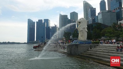 PM Singapura Lee Hsien Loong mengumumkan perkantoran dan sekolah akan dihentikan mulai Selasa (7/4). Siswa akan diminta belajar secara daring mulai Rabu (9/4)