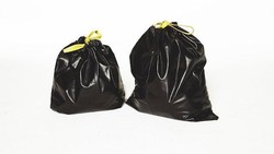 Balenciaga Luncurkan Tas Kresek Bak Kantong Sampah, Dijual Rp26 Juta