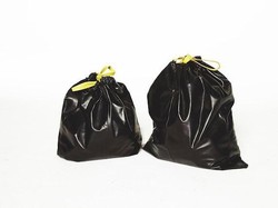 Balenciaga Luncurkan Tas Kresek Bak Kantong Sampah, Dijual Rp26 Juta