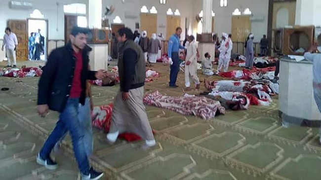 Presiden Mesir Abdel Fattah al-Sisi mendeklarasikan tiga hari berkabung untuk menghormati korban tragedi bom Sinai Utara dan mengutuk serangan tersebut.