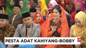 VIDEO: Sorak Tamu saat Kahiyang Berbahasa Mandailing