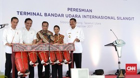 Jokowi Resmikan Bandara Silangit, Danau Toba Mudah Dikunjungi