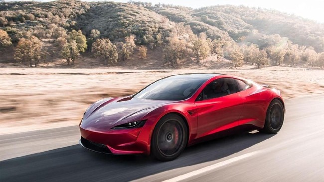 Dua orang tewas dalam kecelakaan yang melibatkan mobil Tesla. Polisi mengatakan tak ada orang di kursi pengemudi saat mobil menabrak pohon.