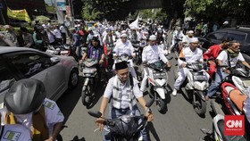 Massa Aksi 2411 Datangi Kantor NasDem, Pekik Takbir Menggema