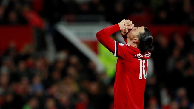 Fabio Capello menyebut tembakan Zlatan Ibrahimovic saat baru datang ke Juventus terbilang buruk dan ia meminta Ibra untuk berlatih keras.