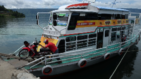 Trik Menpar Dorong Homestay di Danau Toba