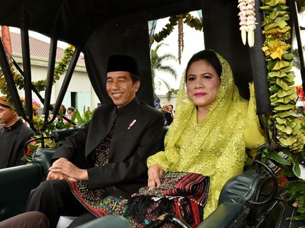 Ungkapan Cinta Jokowi untuk Iriana