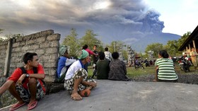 Gunung Agung Meletus, 9 Ribu Penumpang Pesawat Batal Terbang