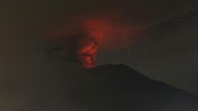 Detik-Detik 'Awas' Gunung Agung