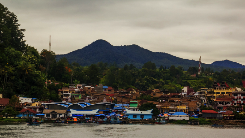 Menteri Pariwisata Arief Yahya mengatakan pembangunan Homestay di sekitar destinasi Danau Toba akan memperkaya daya tarik bagi wisatawan.