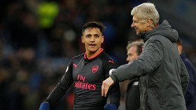 Transfer Sanchez ke MU Diklaim Tinggal Menunggu Mkhitaryan