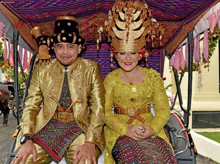 3 Hal Ini Sering Ditanyakan ke Pengantin Baru Seperti Kahiyang