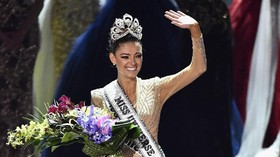 6 Fakta Menarik Demi-Leigh Nel-Peters, Miss Universe 2017