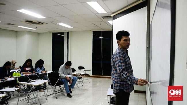 Perkembangan teknologi menuntut perguruan tinggi mengasah kemampuan mahasiswa belajar secara mandiri, sehingga pembelajaran di kelas harus berubah.
