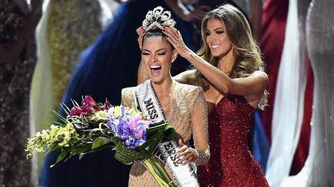 Demi-Leigh Nel-Peters dari Afrika Selatan berhasil meraih mahkota Miss Universe 2017 mengalahkan 91 kontestan lainnya dari seluruh dunia.