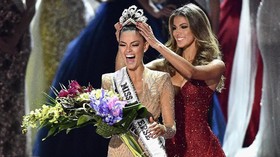 Demi-Leigh Nel-Peters dari Afrika Selatan, Miss Universe 2017