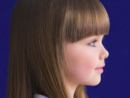 Potret Anastasiya Knyazeva, Bocah Bermata Indah Seperti Boneka
