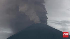 Gunung Meletus di Kosta Rika Muntahkan Awan Panas 2 Kilometer