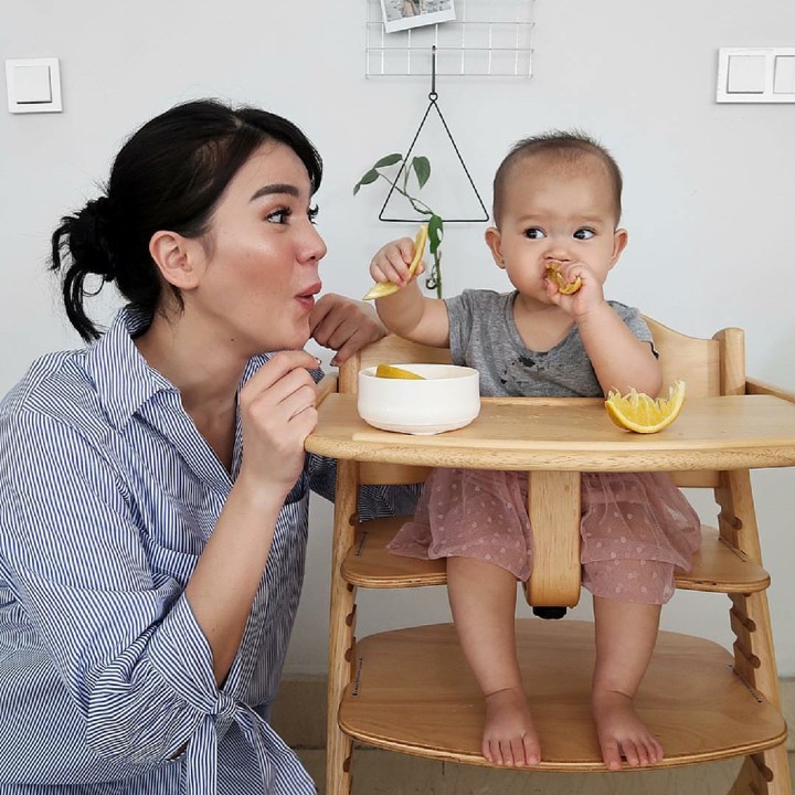 <p>Ini dia Alice Norin bersama si kecil, Alita. (Foto: Instagram/alicenorin)</p>