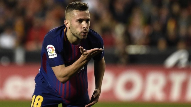 Isu kepergian Lionel Messi berimbas pada sikap bek kiri Jordi Alba yang ikut memberontak di Barcelona dengan menolak pemotongan gaji.