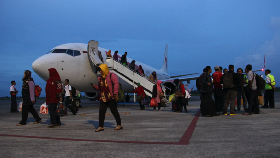 Menpar Minta Lombok Layani Wisatawan dengan Hati