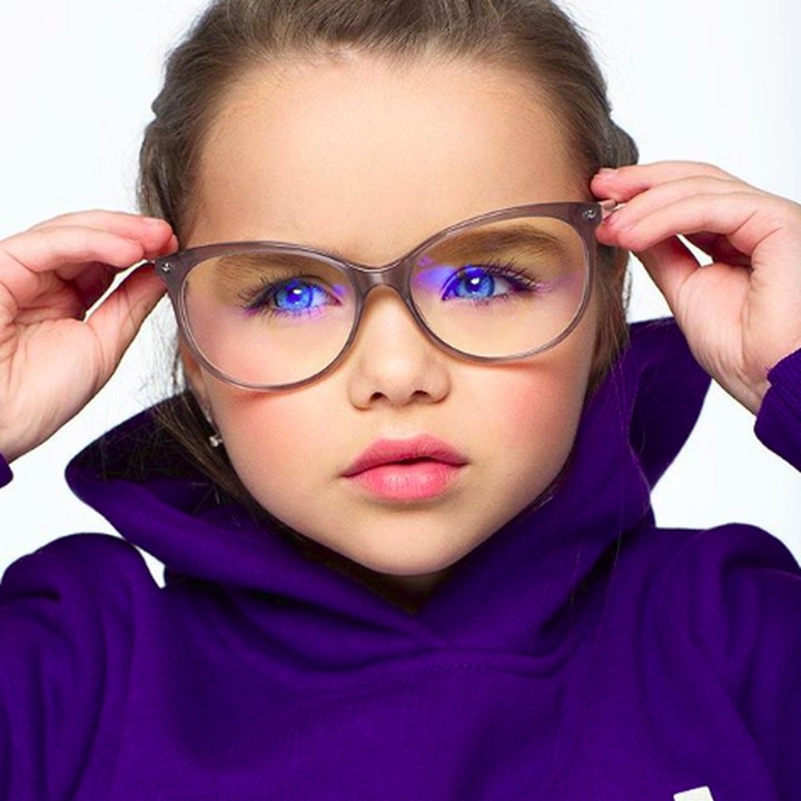 <p>Keren banget ya, Bun, gaya bocah yang biasa disapa Anna ini. (Foto: Instagram/ @anna_knyazeva_official)  </p>