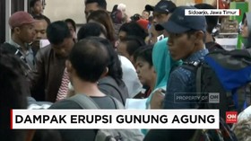 VIDEO: Ratusan Calon Penumpang Tujuan Lombok Gagal Terbang