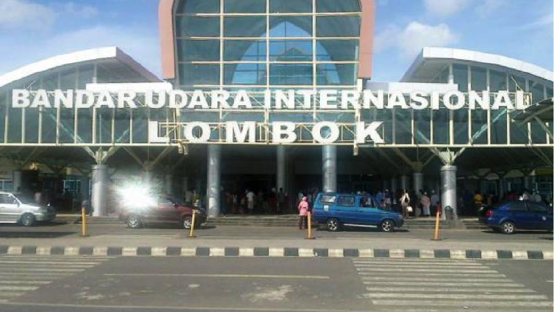 Menteri Pariwisata Arief Yahya tidak bisa menahan sedih ketika Bandara International Lombok ditutup dari Minggu (26/11) sore pukul 17.55 WITA.