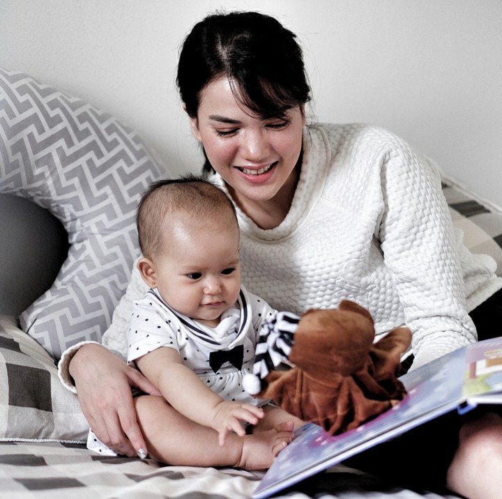 <p>Alita happy, Bunda Alice juga happy! (Foto: Instagram/alicenorin)</p>