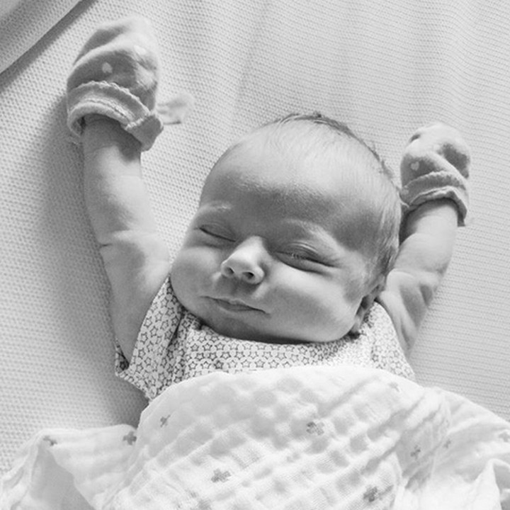 <p>Gimana dek? Udah lemes belum badannya abis ngulet? He-he-he. (Foto: Instagram/ @house_of_hanson)</p>