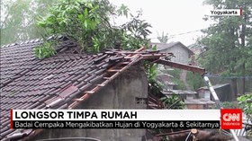 Hujan Lebat Akibatkan Tanah Longsor dan Timpa Rumah Warga
