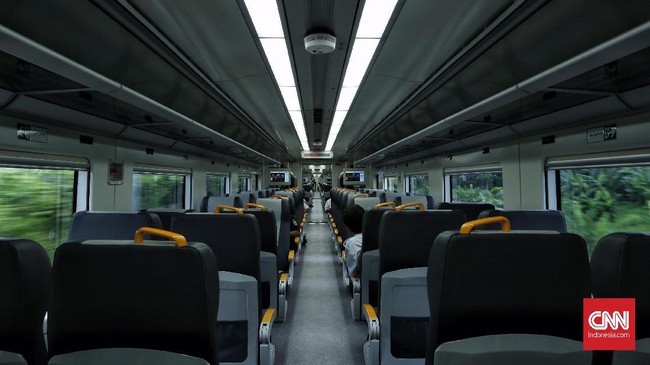 Pemerintah berpotensi mengubah besaran tarif Kereta Api tujuan Bandara Soekarno-Hatta yang sebelumnya ditentukan sebesar Rp100 ribu, karena terlalu mahal.