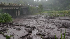 3 Jembatan Penghubung Desa Putus Diterjang Banjir Lahar Dingin Semeru