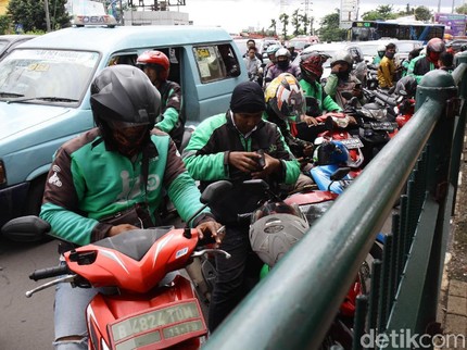 Umur Berapa Anak Sudah Bisa Naik Ojek Online Sendiri?