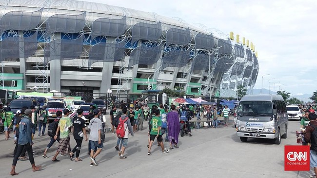 Sekitar dua puluh ribu bonek memenuhi Stadion Gelora Bandung Lautan Api (GBLA) untuk mendukung tim kesayangan mereka dalam laga final Liga 2.