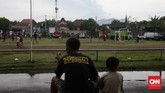 FOTO: Wajah Pengungsi Gunung Agung Menanti Nasib Status awas yang kembali ditetapkan pada kondisi Gunung Agung membuat warga yang berada di zona berbahaya mengungsi kembali, entah sampai kapan.