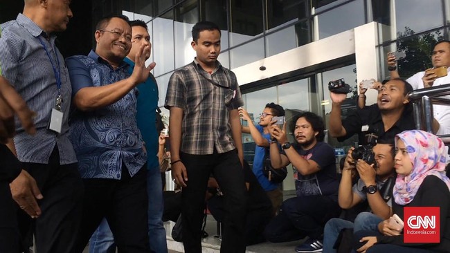 Penyuapan dilakukan oleh pejabat Pemprov Jambi terhadap anggota DPRD DKI dalam pembahasan RAPBD Jambi 2018. Empat orang menjadi tersangka.