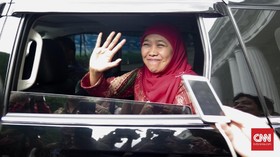 Maju di Pilgub Jatim, Khofifah Masih Bungkam soal Jabatannya