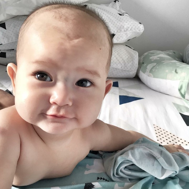 <p>Kira-kira pose Alita yang mana nih yang paling menggemaskan? (Foto: Instagram/alicenorin)</p>