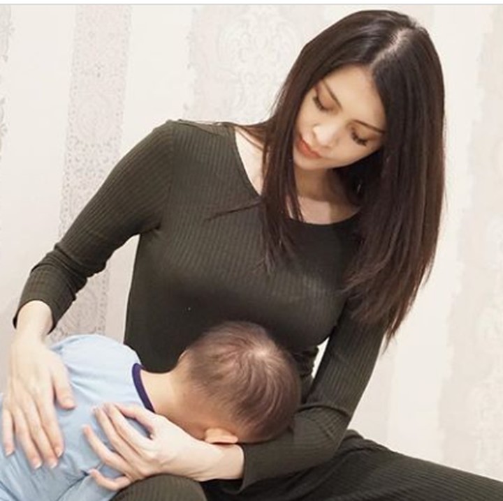 <p>Svarga sebentar lagi jadi kakak lho. Sekarang di perut Momma Donita ada calon dedek bayi. (Foto: Instagram @donitabhubiy)</p>
