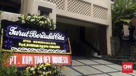 Dee Lestari sampai Anies-Sandi Berduka untuk Bondan Winarno