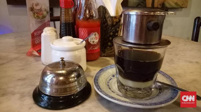 Sebagai pecinta kopi, Anda harus tahu bagaimana caranya membersihkan penyeduh kopi dengan tepat. Beda alat pembuat kopi maka beda juga cara membersihkannya.