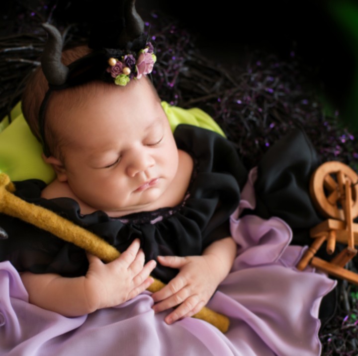 <p>Maleficent, kamu lucu banget sih.  (Foto: Instagram/ Belle Beautiful Portrait via Babble)</p>